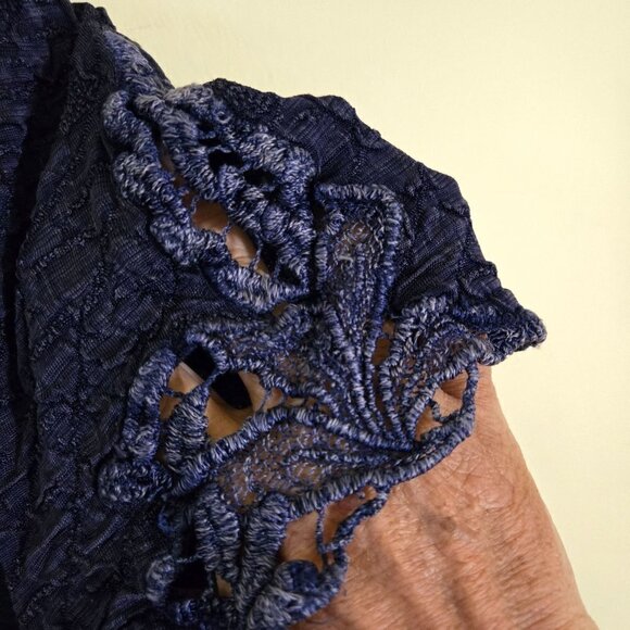 Luiselle Made In Italy Blue Mixed Media Crochet Lace Detail Top Size M - Picture 4 of 7